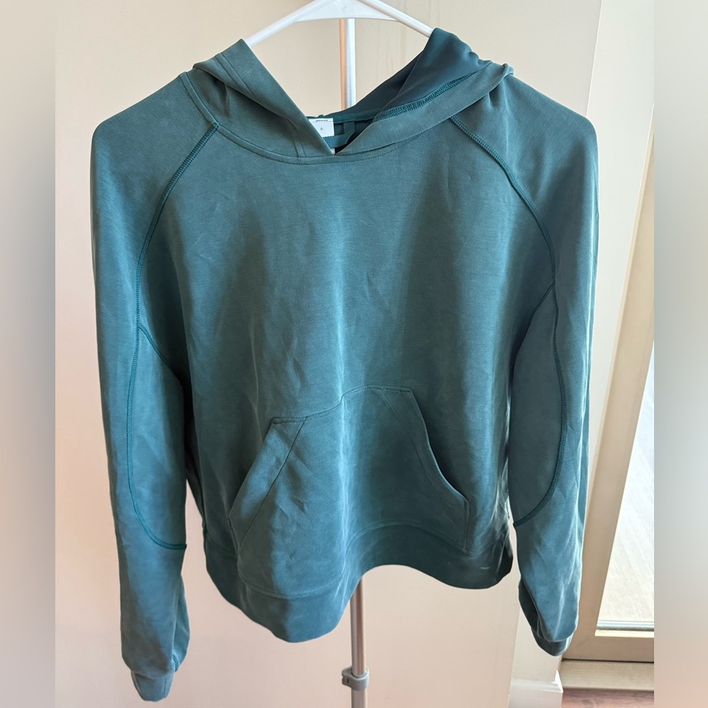 Lululemon softstreme sweater like new